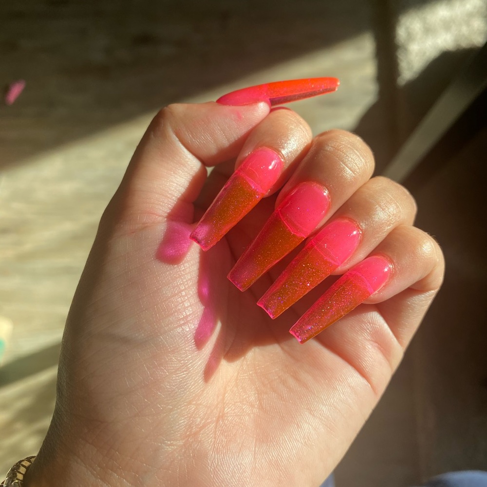 Press on nails